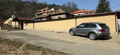 Къща за гости и ресторант Скакля