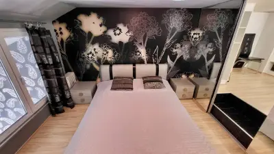 Cozy apartments for short-term rent DEMOСRACIA / Комфорт и стиль: квартира с панорамой города