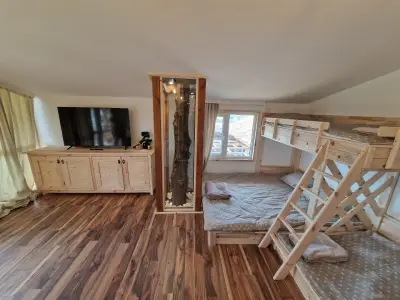 Guest House - Къща на дърво