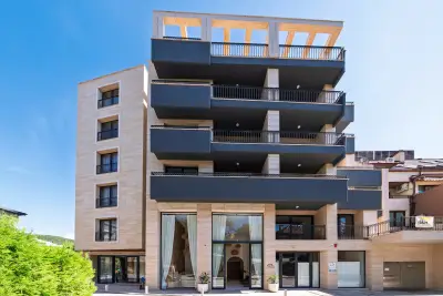 Nik Palas Luxury Residence