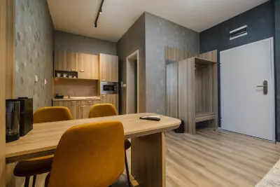 A 17 Luxury Suites