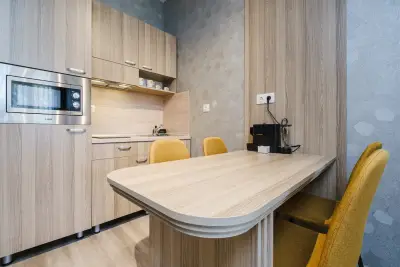 A 17 Luxury Suites