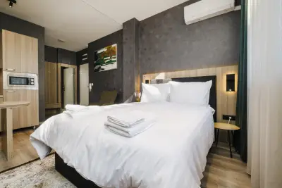 A 17 Luxury Suites