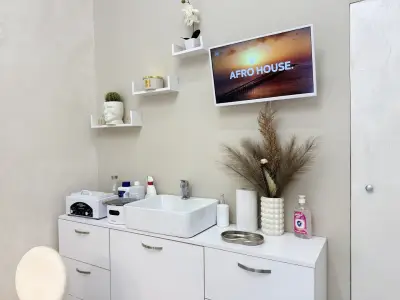 Smile Nails