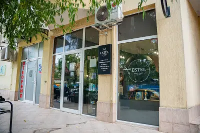 Estel Beauty Place | Балеаж, Плитки, Канекалон, Екстеншъни за коса, Грим, Маникюр, Официални прически