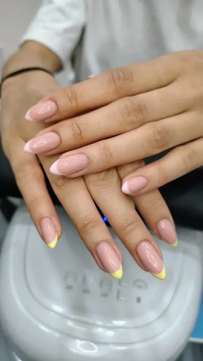 Салон за маникюр и педикюр ELI NAILS SALON