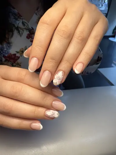 Nnails