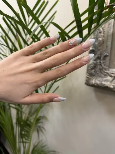 Nnails