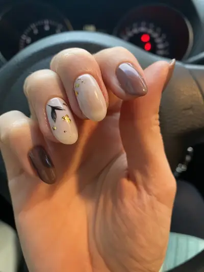 Nnails
