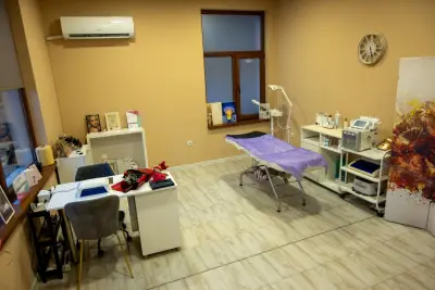 Салон за красота CraZy Beauty Station