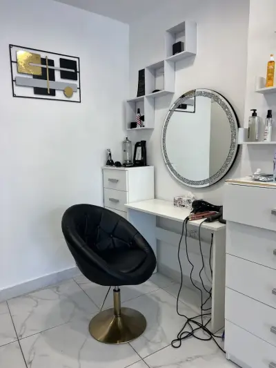SV Hair & Beauty salon 22