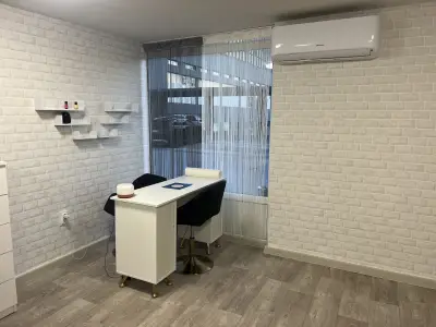 SV Hair & Beauty salon 22