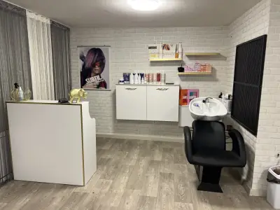 SV Hair & Beauty salon 22