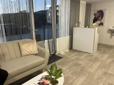 SV Hair & Beauty salon 22