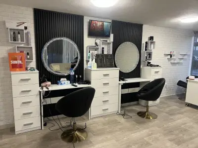 SV Hair & Beauty salon 22