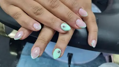 Свраките Nails beauty & relax