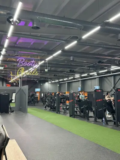 Athletic Fitness Retail Park Raykov