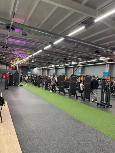 Athletic Fitness Retail Park Raykov