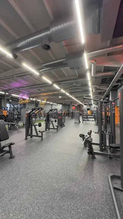 Athletic Fitness Retail Park Raykov