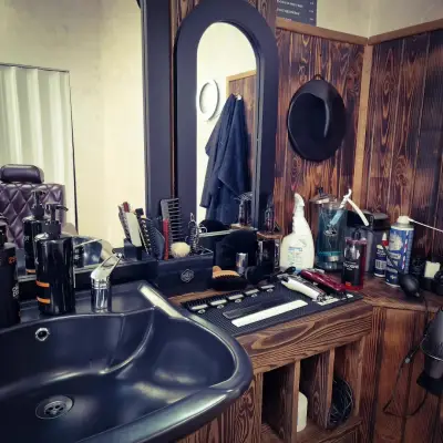Jesus The Barber (Barbershop)