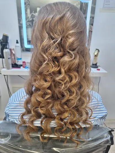 Stefisimone - Фризьор