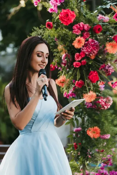 Event host Bilyana Tsaneva/ сватбен водещ Биляна Цанева
