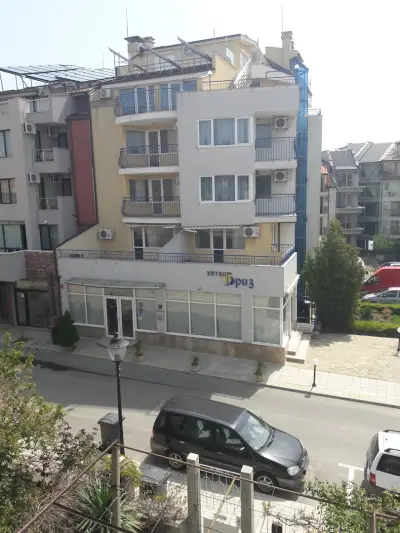 Семеен хотел Бриз