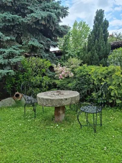 Арт Къща с голяма градина