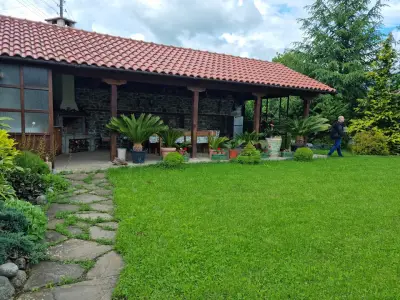 Арт Къща с голяма градина