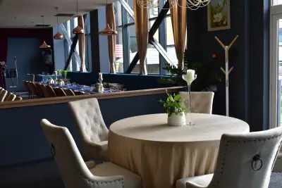 2M RestoBar