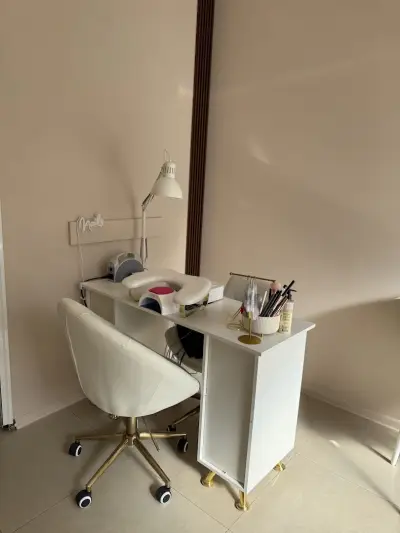 Nail Therapy Studio