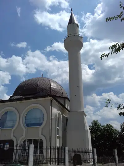 Джамия Езерово
