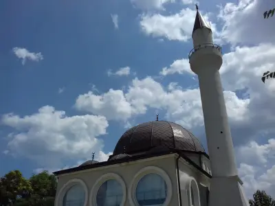 Джамия Езерово