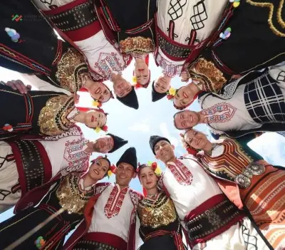 Фолклорна танцова формация Asti Dance и школи по народни танци
