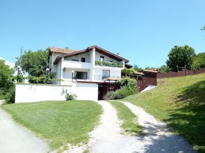 Hillside Guesthouse Pushevo