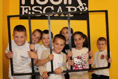 Ескейп стаи за деца на 10-13 - Hour Escape for Kids