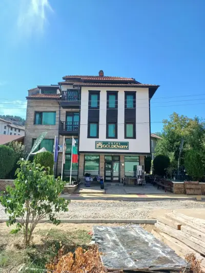 GoldenCity Hotel