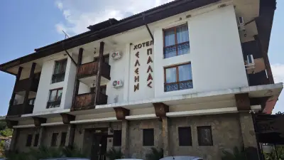 ХОТЕЛ ЕЛЕНИ ПАЛАС