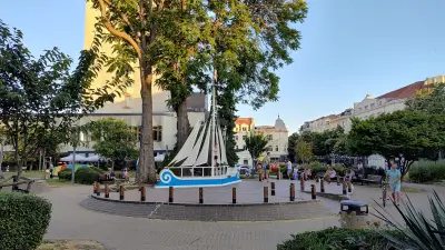 Градинката при хотел България