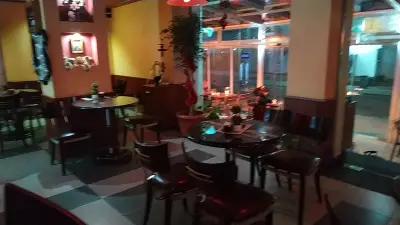 Cafe-Club Family