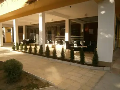 Bistro De Novo