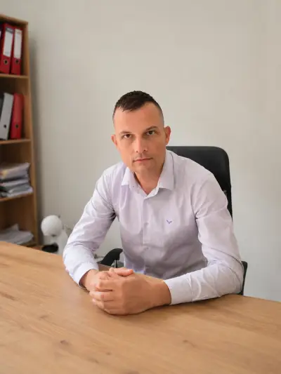 Адвокат Господин Милев