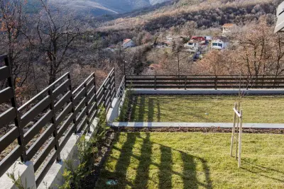 Оградни пана