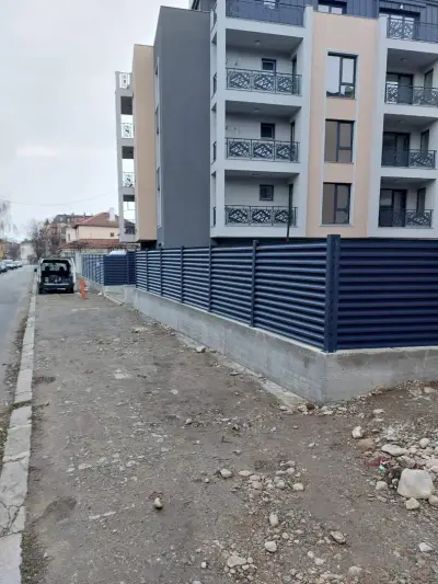 Метална ограда, щора