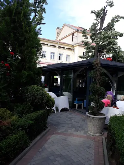 Gardens retro bar&café