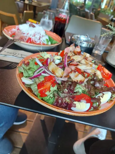 Bellezza - Bar & Grill