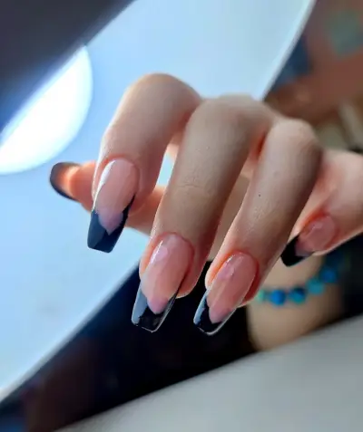 Abazova nails