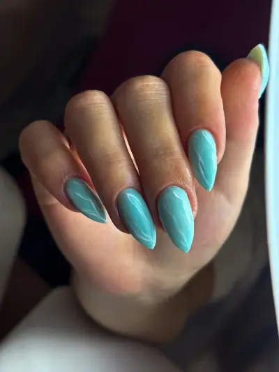 Abazova nails
