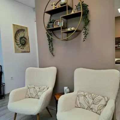 "OUSIA" nail studio