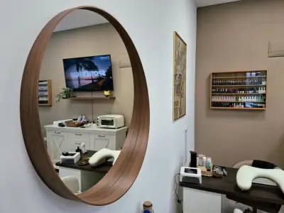 "OUSIA" nail studio